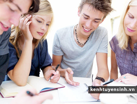 Khóa tiếng anh chuẩn bị cho các kỳ thi quốc tế (EIE)